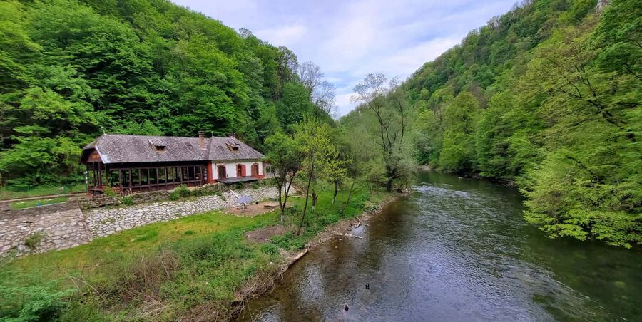 From Cluj: Gorges of Crisul Repede River - What to bring for a six-and-a-half-hour outdoor day