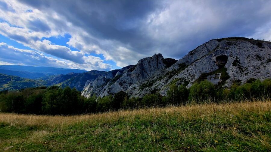 From Cluj-Napoca: Apuseni Mountains Hiking Guided Day Tour - Who should book this mountain day