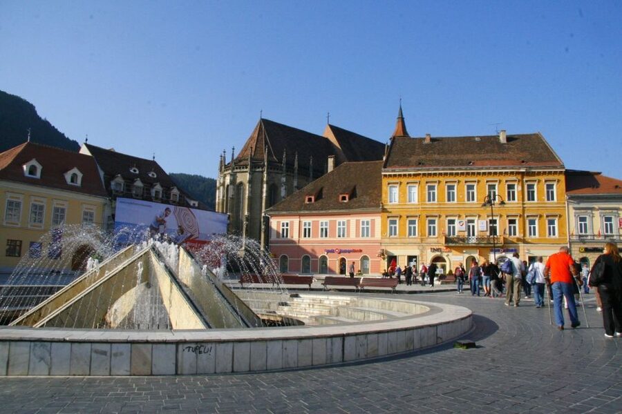 From Sibiu: Day Tour to Brasov and Dracula's Castle - The 5:30 free hour in Brașov