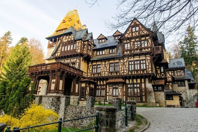 Full-Day Private Tour to Sinaia, Bran and Brasov from Bucharest - Where Brașov Fits Into the Day