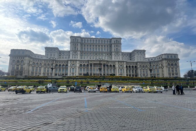 Highlights of Bucharest 4h private Tour - Stavropoleos Monastery and Cărturești Carusel
