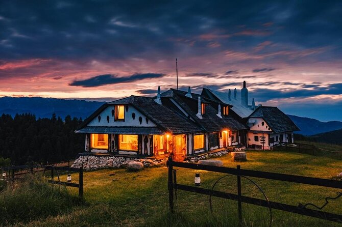 Hiking thought the best mountain villages in Romania-Private tour from Brasov - The Transylvania Amphitheater and its scattered wooden houses