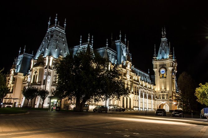 Iasi City Tour - Roznovanu Palace and Iași City Hall