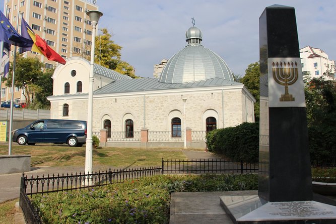Iasi City Tour - Copou Park, botanical gardens, and the view from the hill