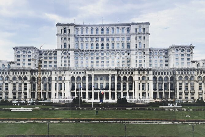 Life in Communism - What the guides add to the experience