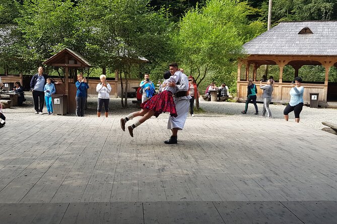 Maramures Activ Tour - Day 5: The Merry Cemetery and the return to Cluj