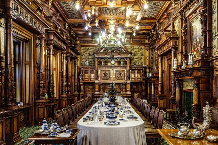Minivan 8 Places : Dracula Castle, Peles, & Brasov Day Tour - Brasov’s old town after the castles