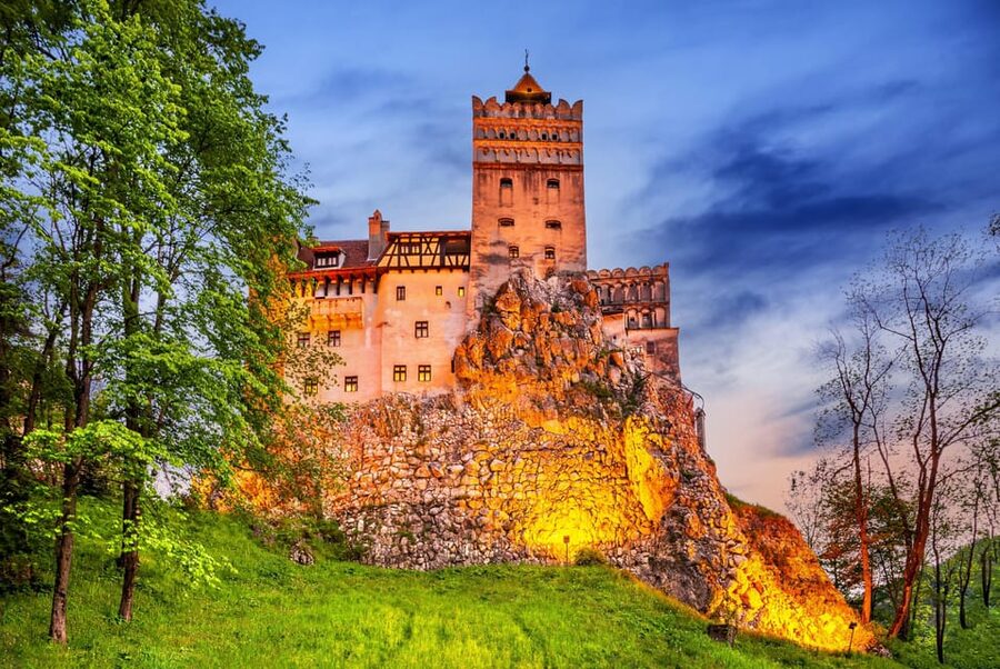 Minivan 8 Places : Dracula Castle, Peles, & Brasov Day Tour - Who should book this Transylvania tour?