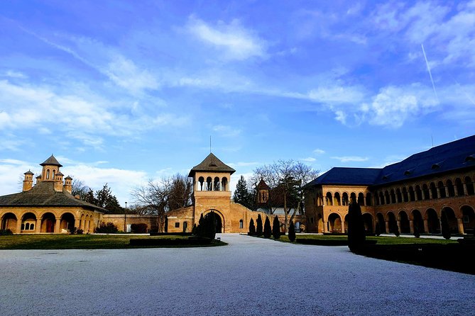 Mystical Monasteries, Dracula's Tomb and Mogosoaia Lake Palace - Private Tour - Snagov Monastery and the Dracula question