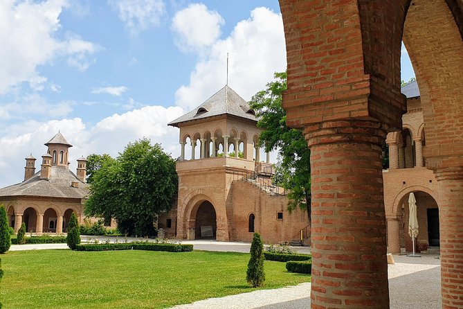 Mystical Monasteries, Dracula's Tomb and Mogosoaia Lake Palace - Private Tour - What the price gets you