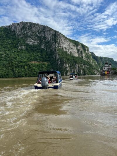 Orsova: Entire Area Boat Tours with Audio Guide