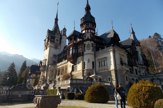 Peles Castle, Bran Castle and Brasov from Bucharest - What the private format changes