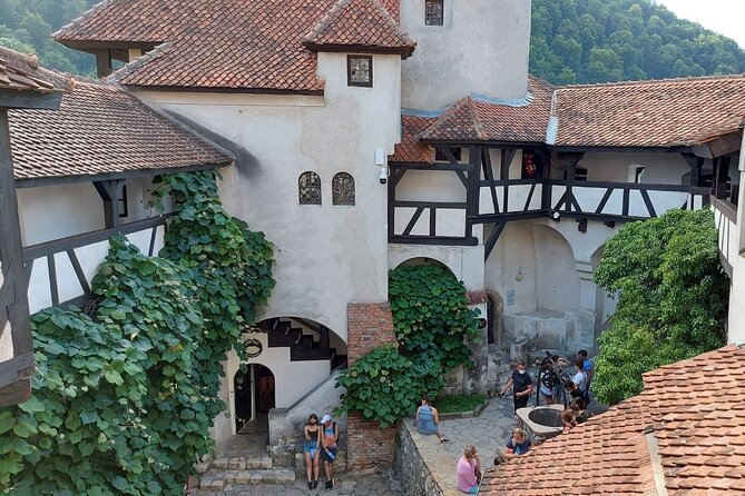 Peles Castle, Dracula Castle and Brasov old town - private tour from Bucharest - Why this Bucharest day trip works