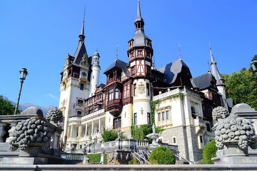 PREMIUM TOUR (6 Pax) Bucharest, Peles&Bran Castles & Brasov - Leaving Bucharest early for Sinaia