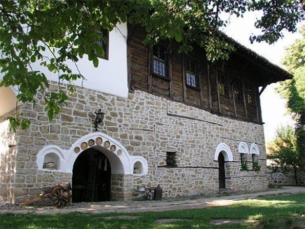 Private Day-Trip to Medieval Bulgaria from Bucharest - Crossing from Bucharest into Bulgaria