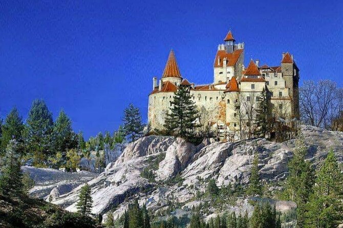 Private Tour to Dracula's Castle, Brașov City & Peleș Castle - Brașov’s old center in a two-hour window