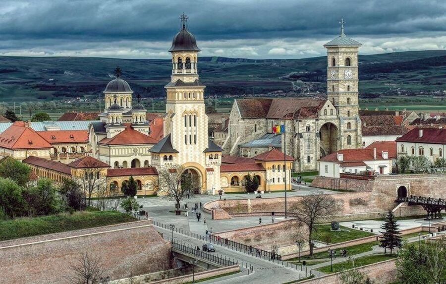 Sibiu: Alba Iulia and Corvin Castle Guided Tour - Alba Iulia reveals a different kind of fortress