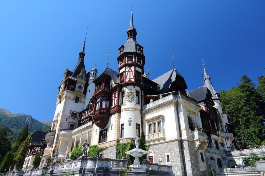 Sinaia: Peleș Castle Tour with An Expert Guide - The Weapon Collection: A Major Stop in the Middle of the Tour