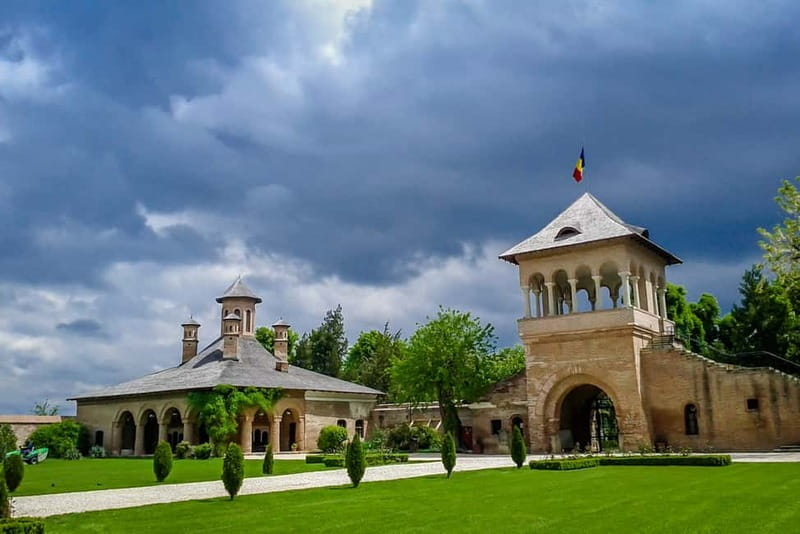 Small Group Tour to Mogosoaia Palace & Snagov Monastery - Snagov Monastery and the Dracula Connection
