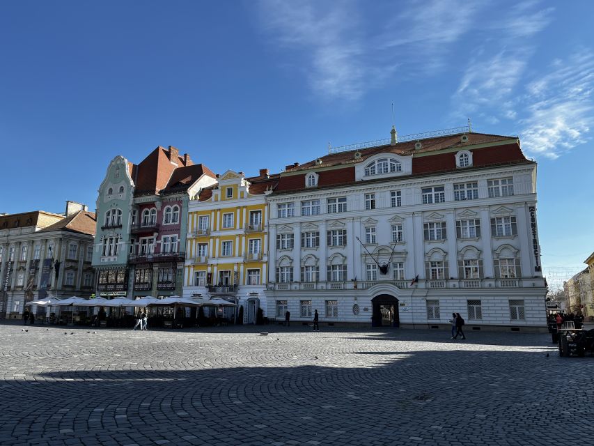 Timisoara: Guided Walking Tour - Victory Square and the memory of 1989