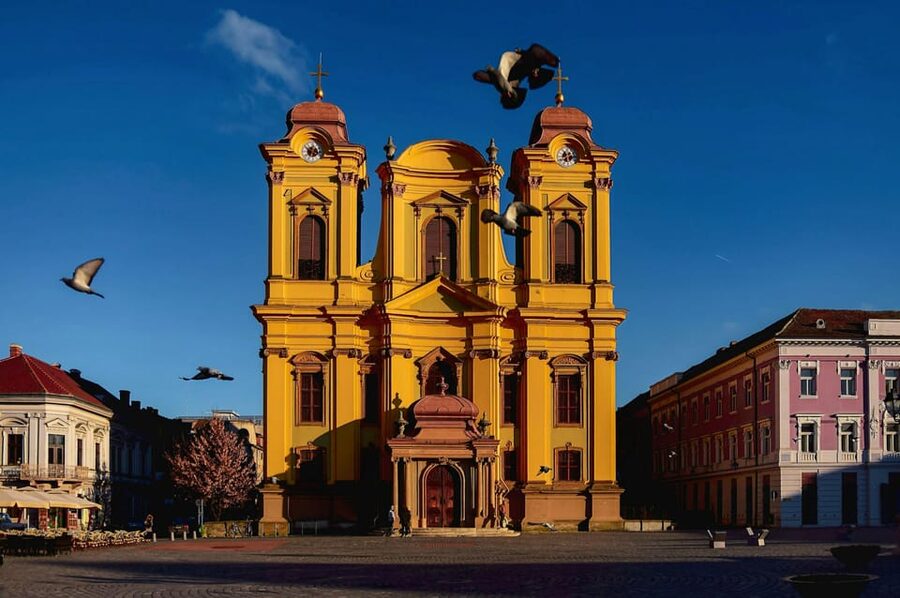 Timisoara: Private Walking Tour with a Local Guide - Architecture that works best with context