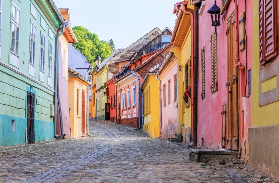 Transylvania's Trail: Sibiu, Bran Castle, Brasov, Sighisoara - A fast route through Transylvania