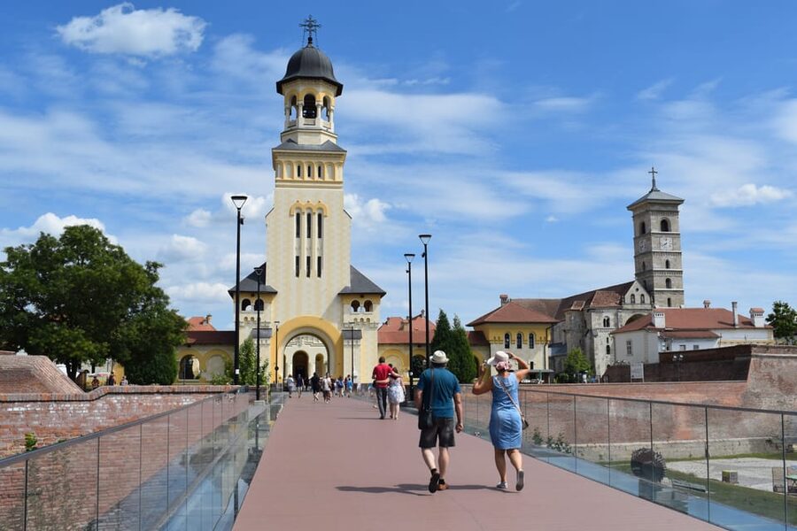 Turda salt mine and Corvin Castle day tour from Cluj - The long ride to Hunedoara